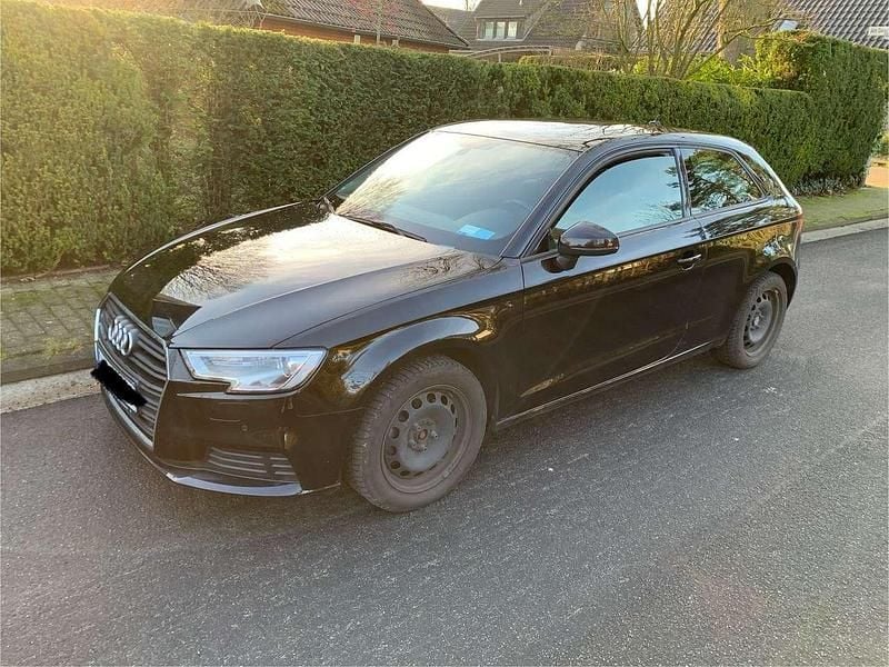 Gebraucht Audi A3 116 PS (85 kW) 2017 Schwarz Limousine