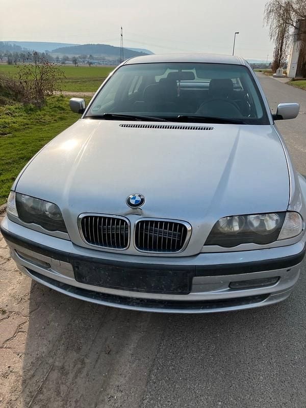 Gebraucht BMW 320 Basis 150 PS (110 kW) 2000 Silber Limousine