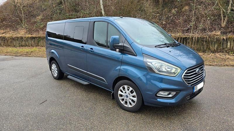 Gebraucht Ford Tourneo 170 PS (125 kW) 2018 Blau Van / Kleinbus