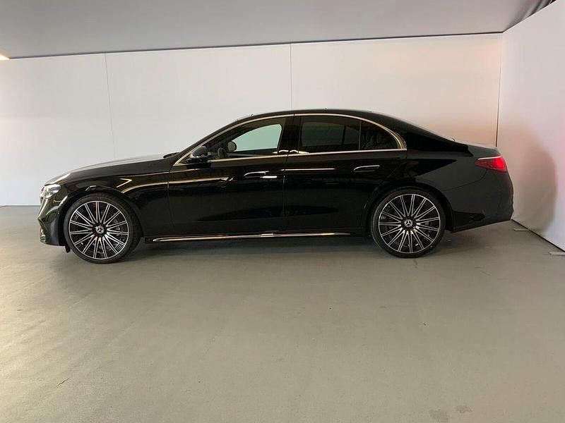 Gebraucht Mercedes E200 AMG 204 PS (150 kW) 2025 Metalliclack obsidianschwarz Limousine