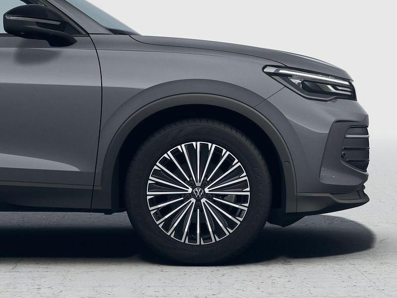 Neu VW Tiguan 150 PS (110 kW) 2026 Delfingrau metallic SUV