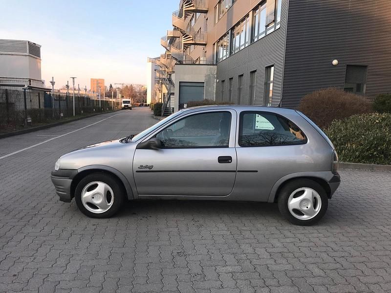 Gebraucht Opel Corsa 75 PS (55 kW) 1997 Silber Kleinwagen