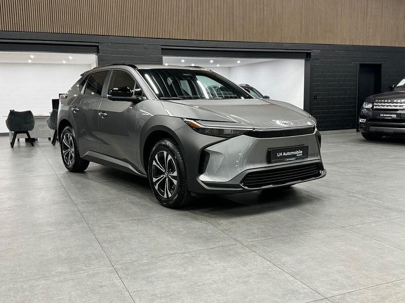 Gebraucht Toyota bZ4X 150 kW (204 PS) 2023 Grau SUV