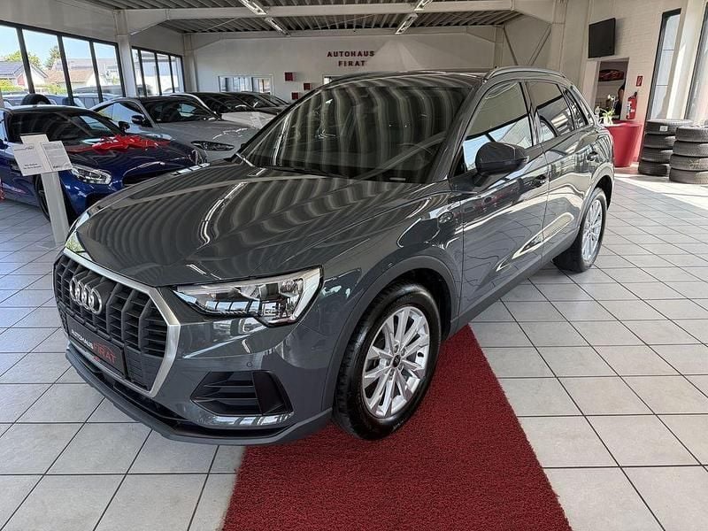 Grau Gebraucht 2023 Audi Q3 Sport SUV | 29.849 € (Guter Preis) - Bild 1/4