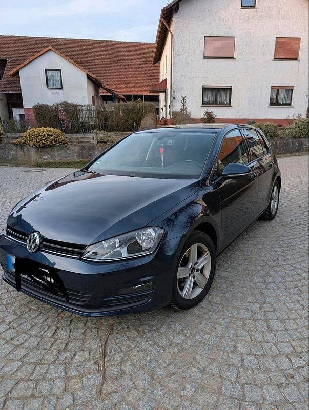 Gebraucht VW Golf VII 105 PS (77 kW) 2013 Blau Kleinwagen