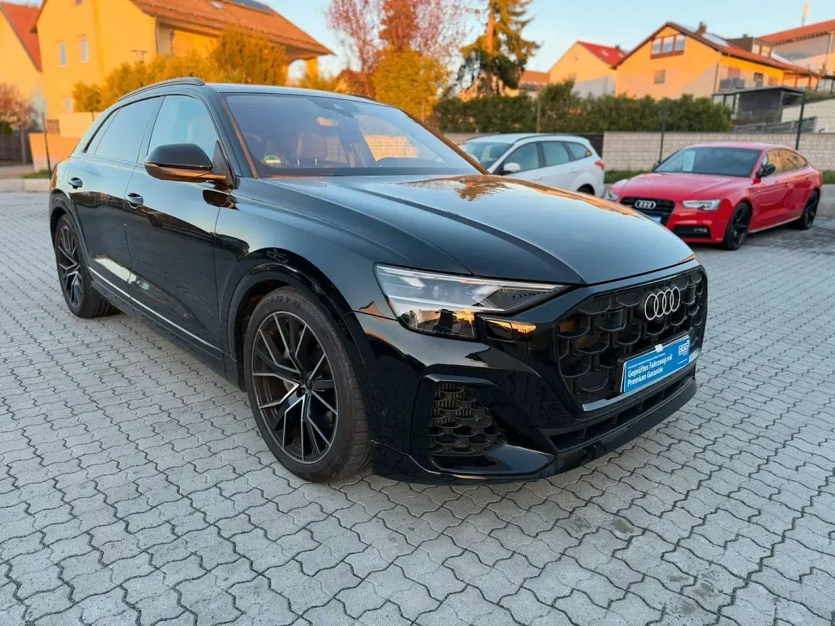 Gebraucht Audi Q8 Sport 340 PS (250 kW) 2024 Schwarz SUV