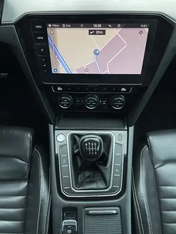 Gebraucht VW Passat Elegance 150 PS (110 kW) 2019 Blau Limousine