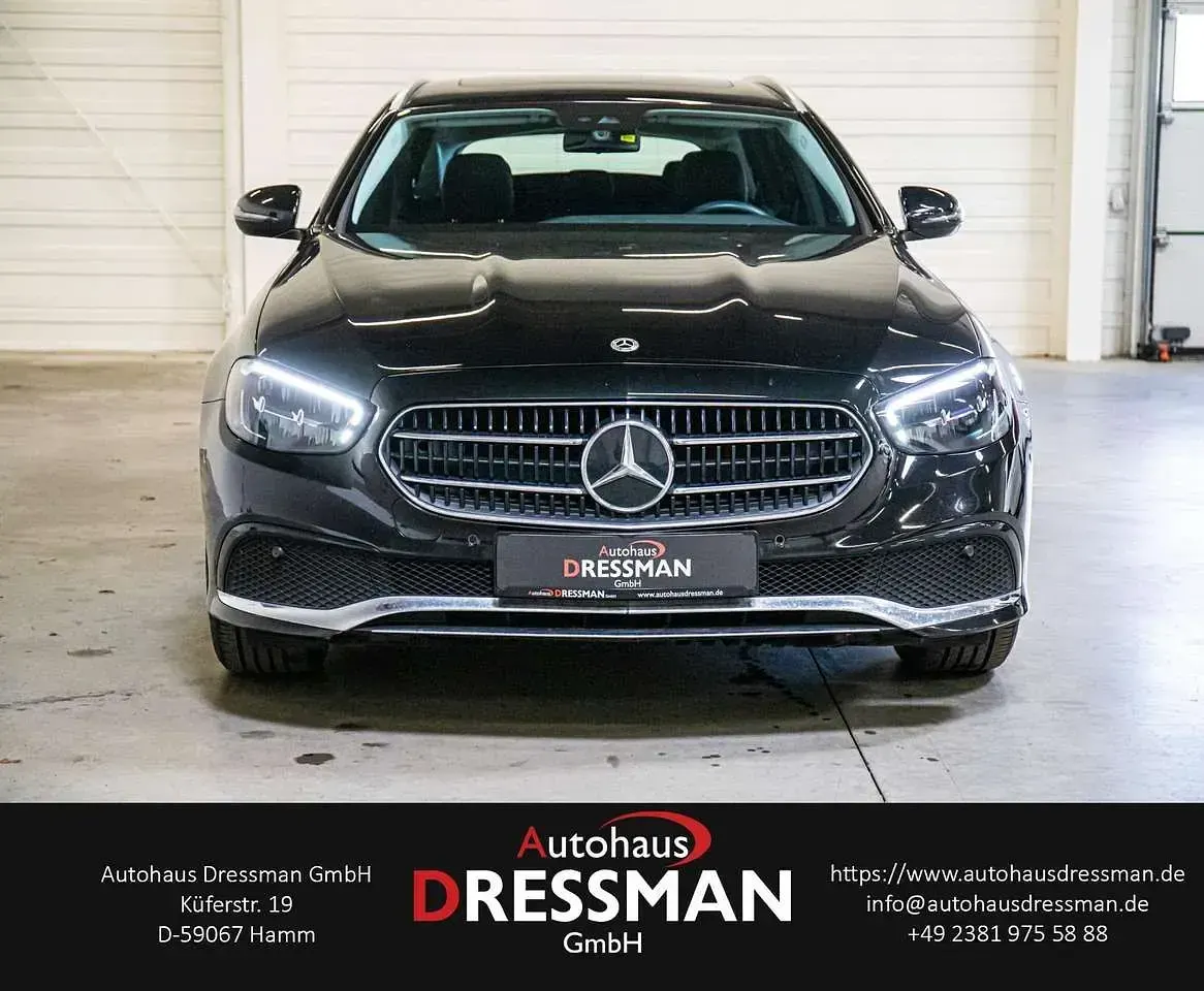 Gebraucht Mercedes E200 Avantgarde 197 PS (144 kW) 2023 Obsidianschwarz  metalliclack Kombi
