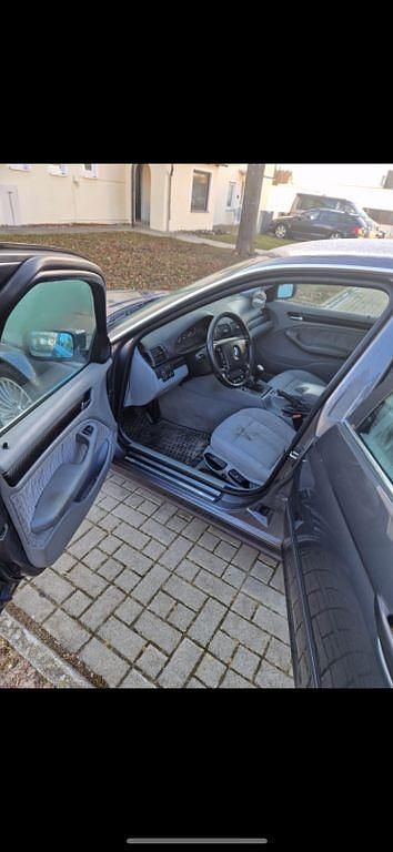 Gebraucht BMW 320 170 PS (125 kW) 2001 Grau Limousine