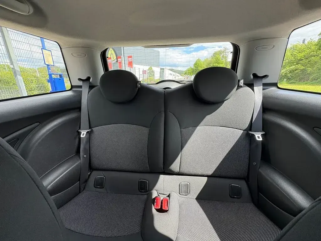 Gebraucht Mini ONE 75 PS (55 kW) 2009 Rot Kleinwagen