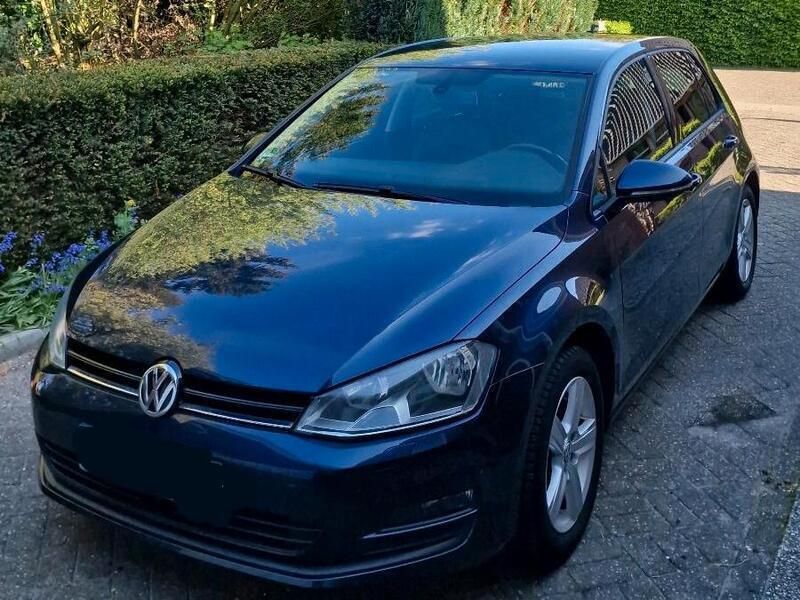 Blau Gebraucht 2013 VW Golf VII Comfortline Limousine | 9.500 € (Etwas zu teuer) - Bild 1/4