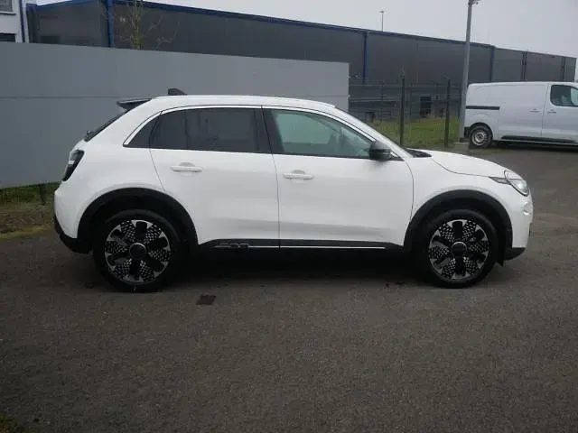 Neu Fiat 600 La Prima 110 PS (80 kW) 2026 Gelato weiss SUV
