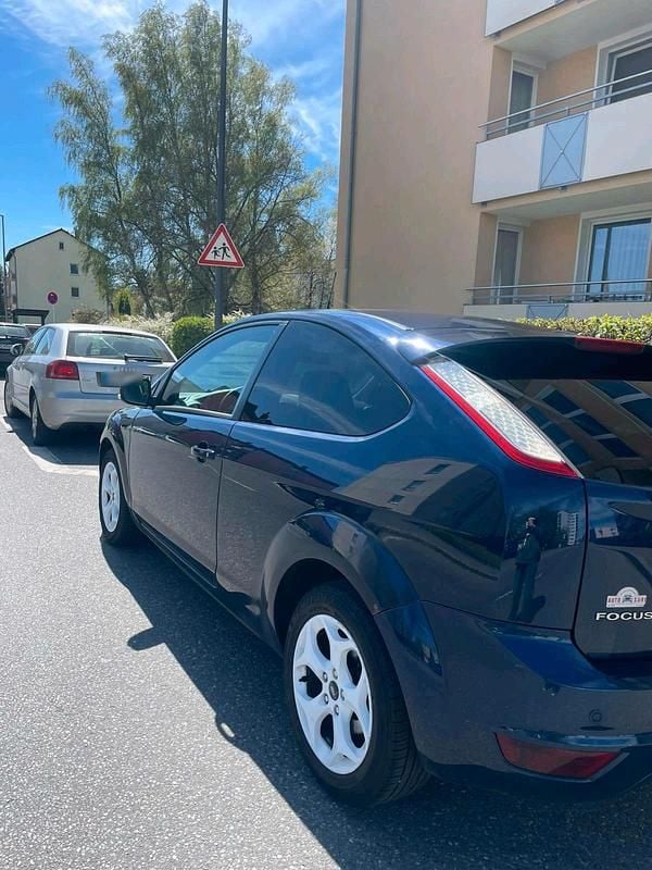 Usata Ford Focus 100 CV (73 kW) 2011 Blu Coupé