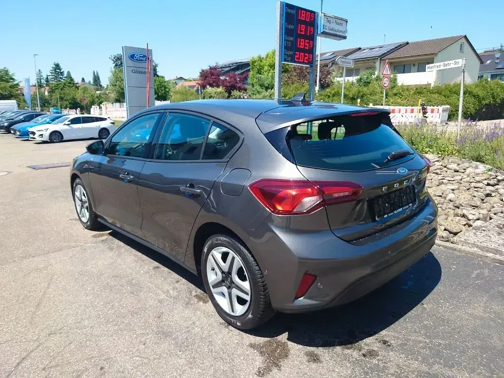 Gebraucht Ford Focus Cool & Connect 101 PS (74 kW) 2022 Grau Limousine