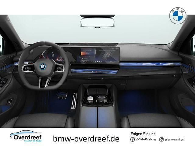 Neu BMW 550e Performance 489 PS (359 kW) 2026 Schwarz Kombi
