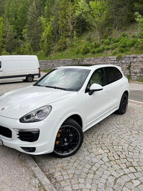 Weiß Gebraucht 2016 Porsche Cayenne S SUV | 42.500 € - Bild 1/2