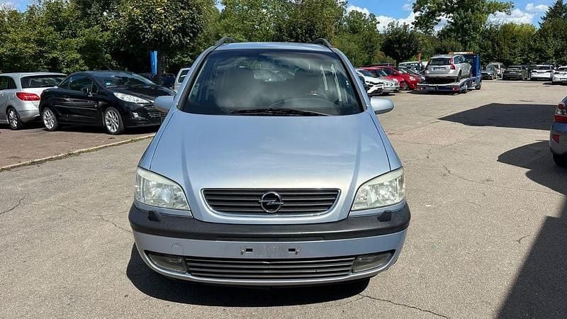 Grau Gebraucht 2000 Opel Zafira Elegance Van / Kleinbus | 1.490 € (Guter Preis) - Bild 1/4
