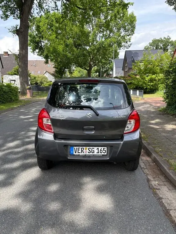 Gebraucht Suzuki Celerio Basic 68 PS (50 kW) 2016 Grau Kleinwagen