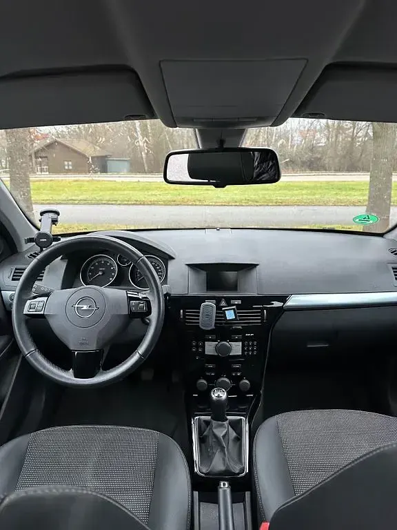 Gebraucht Opel Astra Cosmo 116 PS (85 kW) 2009 Weiß Limousine