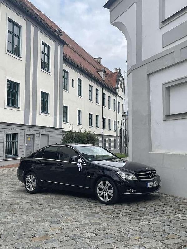 Schwarz Gebraucht 2008 Mercedes C230 Limousine | 7.950 € (Teuer) - Bild 1/1