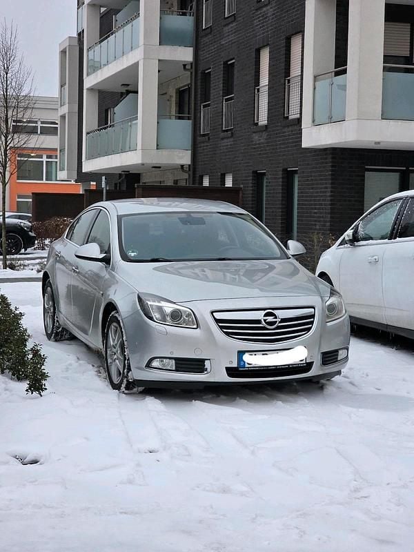 Grau Gebraucht 2011 Opel Insignia Limousine | 2.500 € (Superpreis) - Bild 1/4