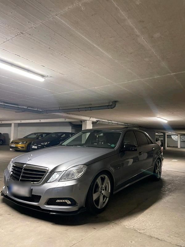 Gebraucht Mercedes E250 204 PS (150 kW) 2010 Limousine