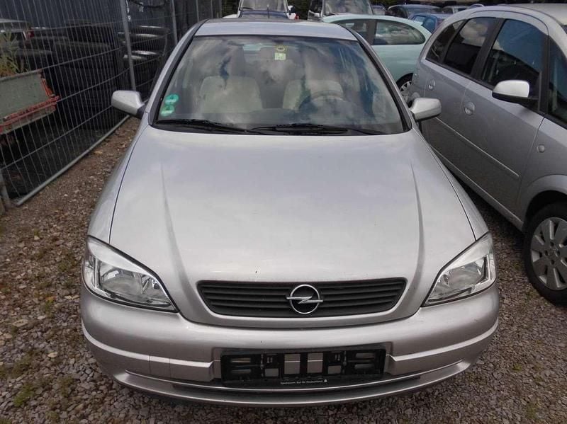 Gebraucht Opel Astra Elegance 101 PS (74 kW) 2000 Silber Limousine