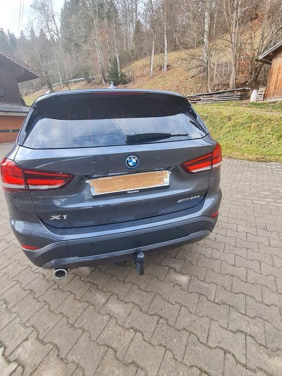 Gebraucht BMW X1 Advantage 221 PS (162 kW) 2022 Grau SUV