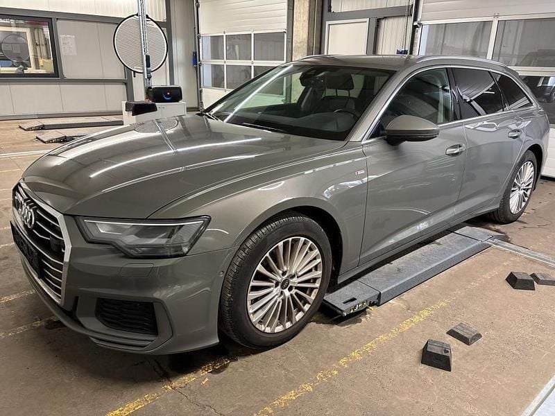 Gebraucht Audi A6 Design 265 PS (194 kW) 2022 Chronosgrau (metallic) Kombi