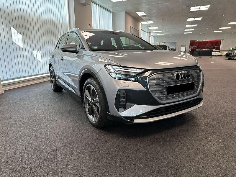 Silber Gebraucht 2022 Audi Q4 e-tron S-Line SUV | 37.900 € (Fairer Preis) - Bild 1/4