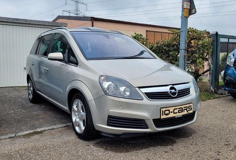 Grau Gebraucht 2005 Opel Zafira Cosmo Van / Kleinbus | 6.490 € (Teuer) - Bild 1/4