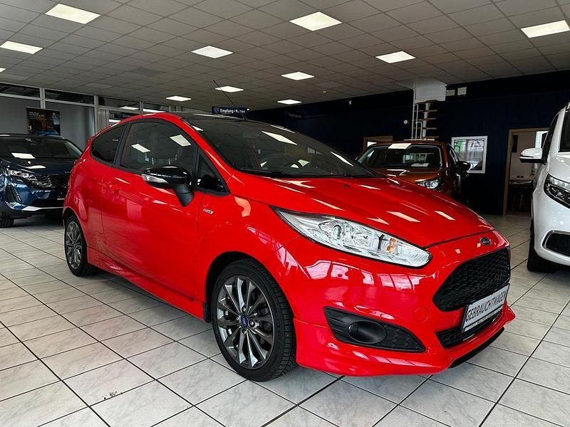 Gebraucht Ford Fiesta Sport 140 PS (102 kW) 2017 Rot Limousine