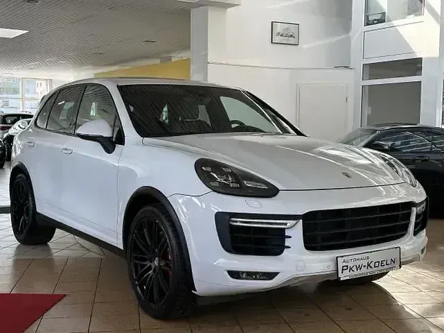 Gebraucht Porsche Cayenne Turbo Chrono 520 PS (382 kW) 2015 Weiß SUV