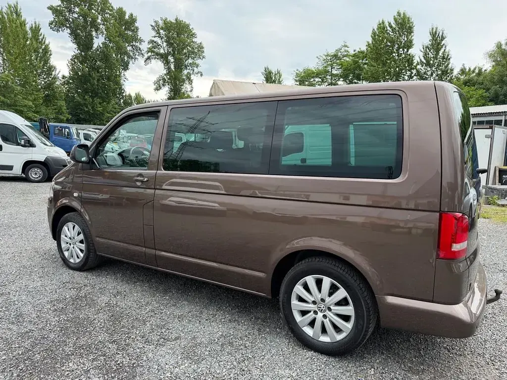 Gebraucht VW Multivan Team 179 PS (131 kW) 2010 Braun Van / Kleinbus