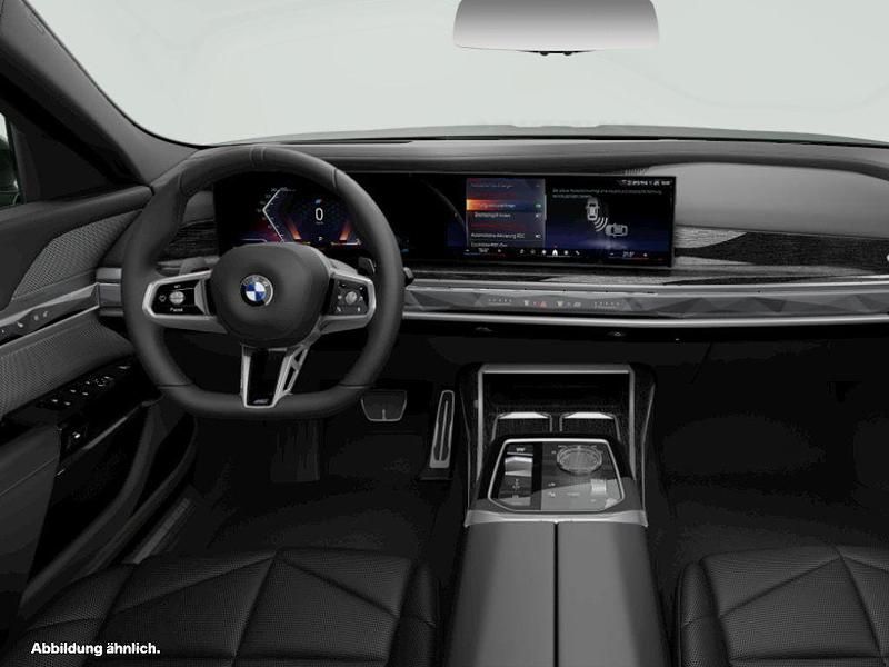 Black sapphire metallic Gebraucht 2024 BMW 740 Comfort Edition Limousine | 100.994 € - Bild 1/1