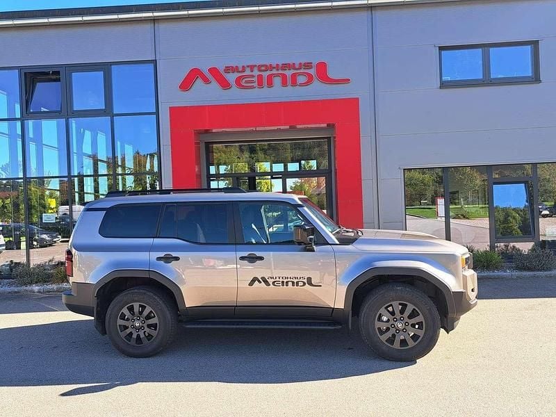 Avantgarde bronze met. Gebraucht 2024 Toyota Land Cruiser Executive SUV | 81.900 € (Guter Preis) - Bild 1/4