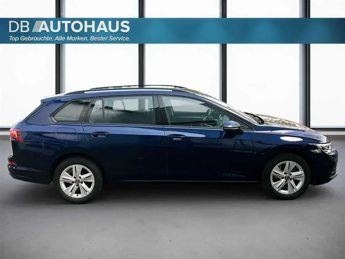 Gebraucht VW Golf VIII Life 116 PS (85 kW) 2024 Blau Kombi