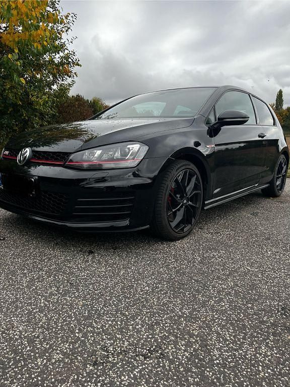 Gebraucht VW Golf VII GTI 230 PS (169 kW) 2016 Schwarz Limousine