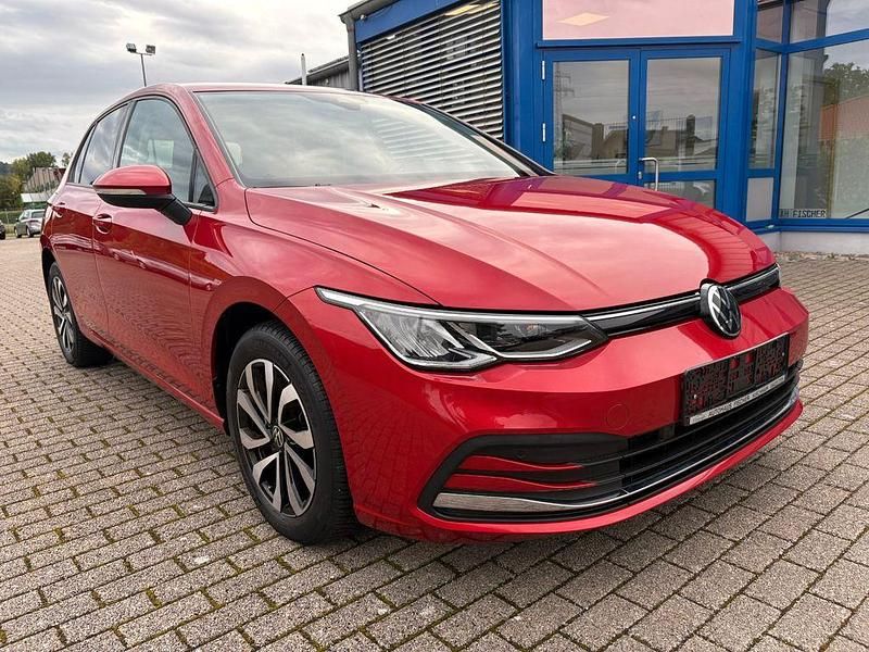Rot Gebraucht 2022 VW Golf VIII Limousine | 21.600 € (Fairer Preis) - Bild 1/4