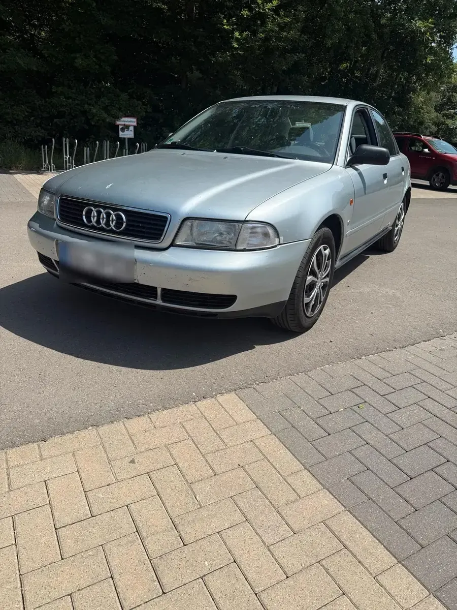 Gebraucht Audi A4 101 PS (74 kW) 1996 Silber Limousine