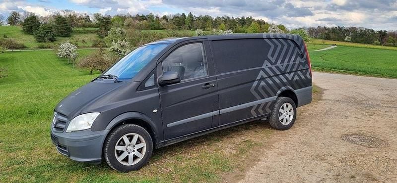Schwarz Gebraucht 2011 Mercedes Vito Van / Kleinbus | 13.499 € - Bild 1/4