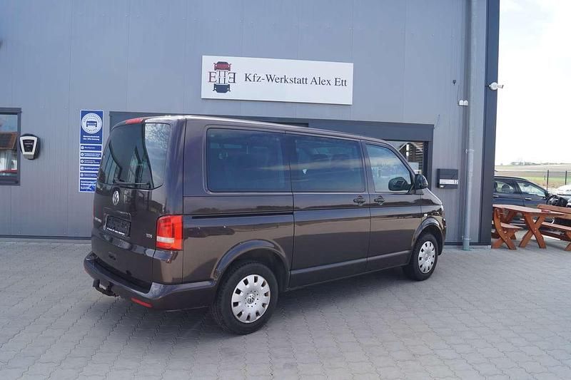 Gebraucht VW T5 Comfortline 140 PS (102 kW) 2013 Dark wood perleffekt Van