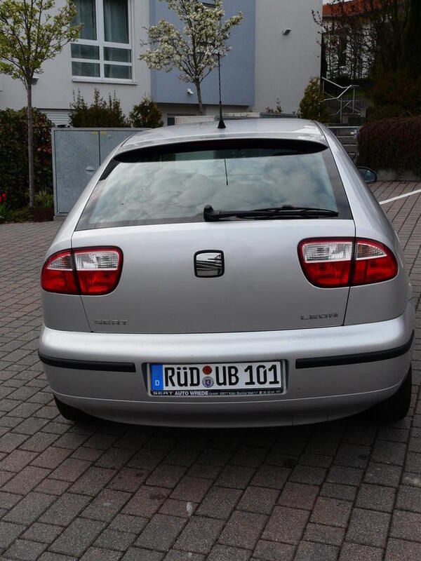 Second-hand Seat Leon 105 CP (77 kW) 2003 Argintiu Berlinǎ