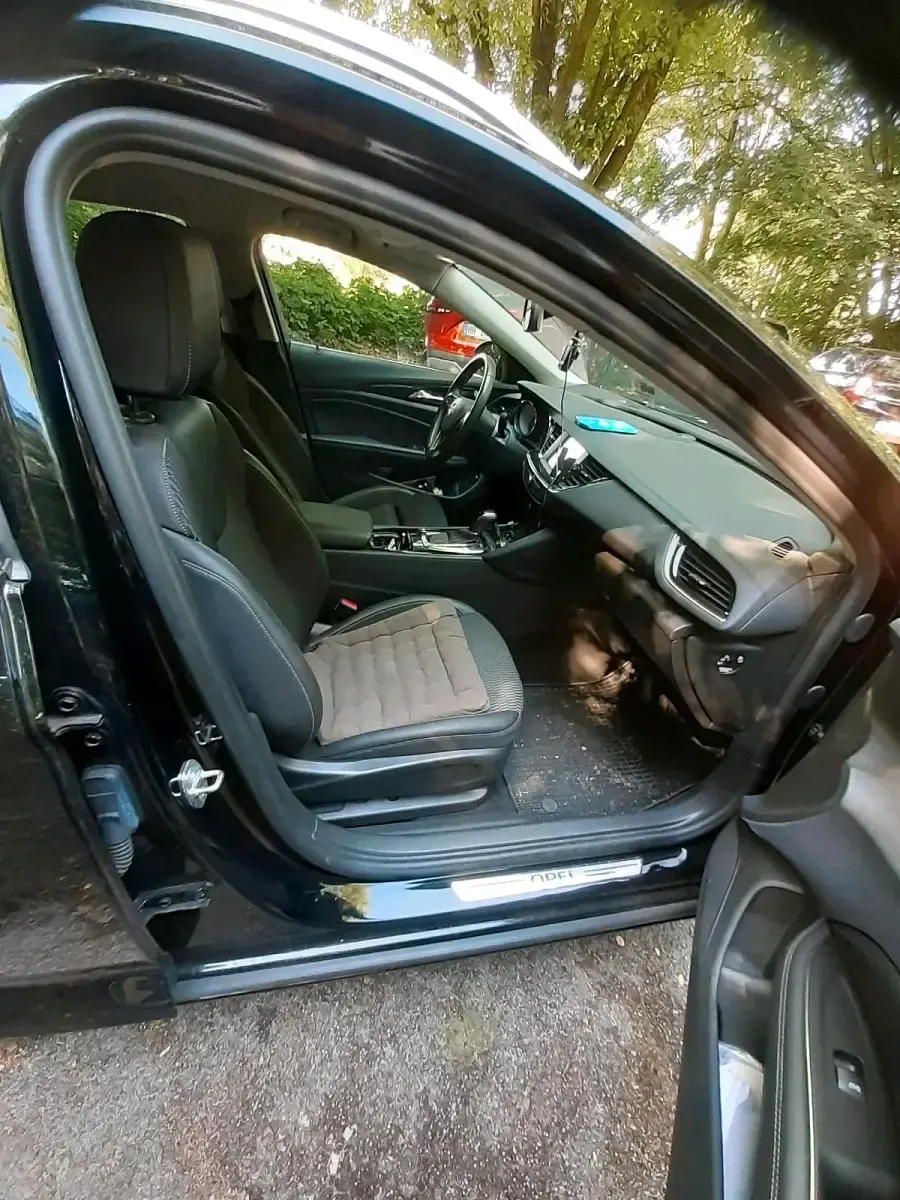 Gebraucht Opel Insignia 170 PS (125 kW) 2019 Schwarz Kombi
