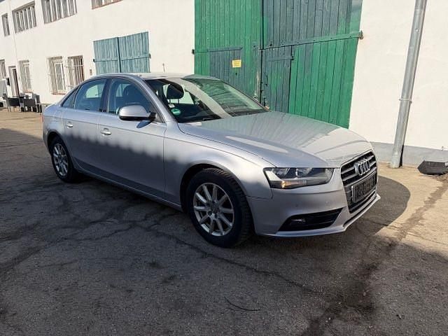 Gebraucht Audi A4 Attraction 150 PS (110 kW) 2015 Silber Limousine