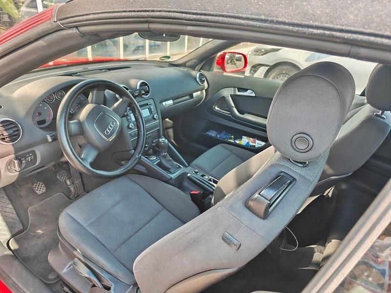 Gebraucht Audi Cabriolet 105 PS (77 kW) 2012 Rot Cabrio