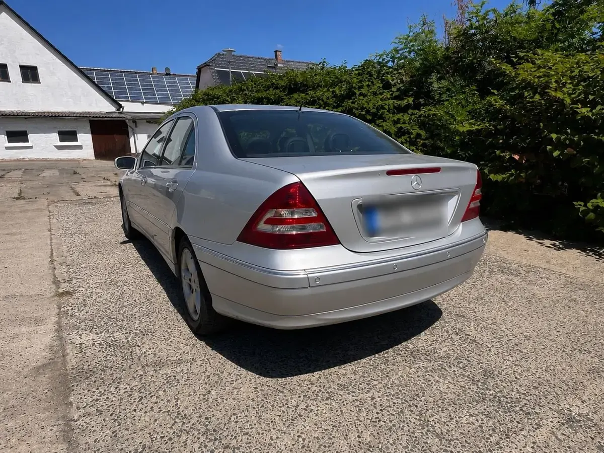 Gebraucht Mercedes C230 Avantgarde 192 PS (141 kW) 2004 Silber Limousine
