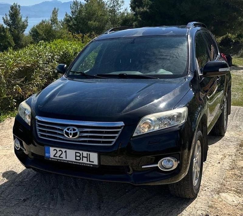 Schwarz Gebraucht 2012 Toyota RAV4 Travel SUV | 8.000 € (Superpreis) - Bild 1/4