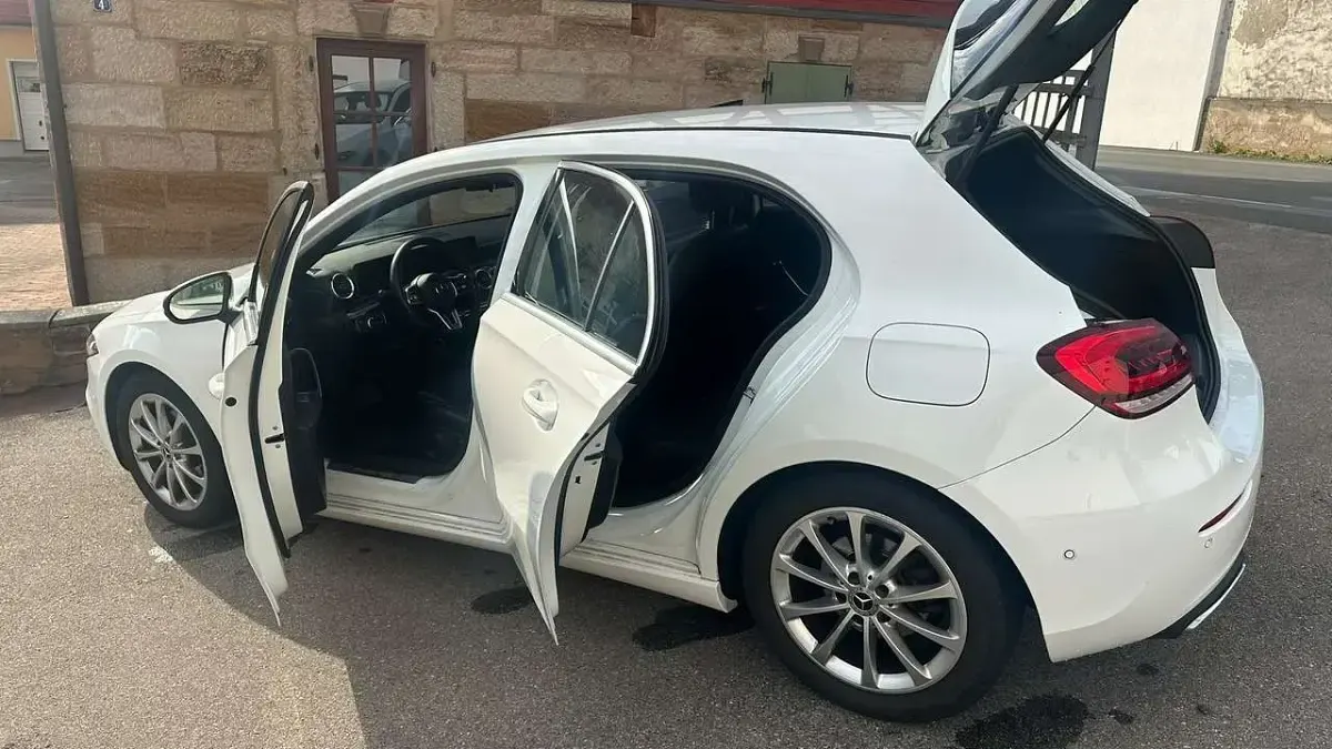 Gebraucht Mercedes A180 Progressive 136 PS (100 kW) 2018 Weiß Limousine