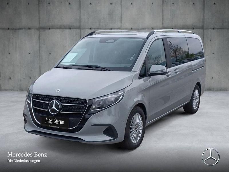 Gebraucht Mercedes V220 Style 163 PS (119 kW) 2025 Grau Van / Kleinbus